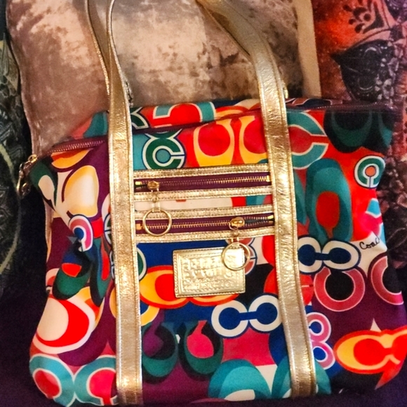 Purse - Picture 4 of 10